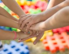 hands-2847508_640